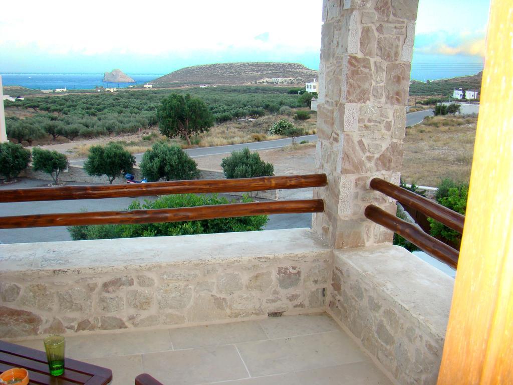 Lithos Traditional