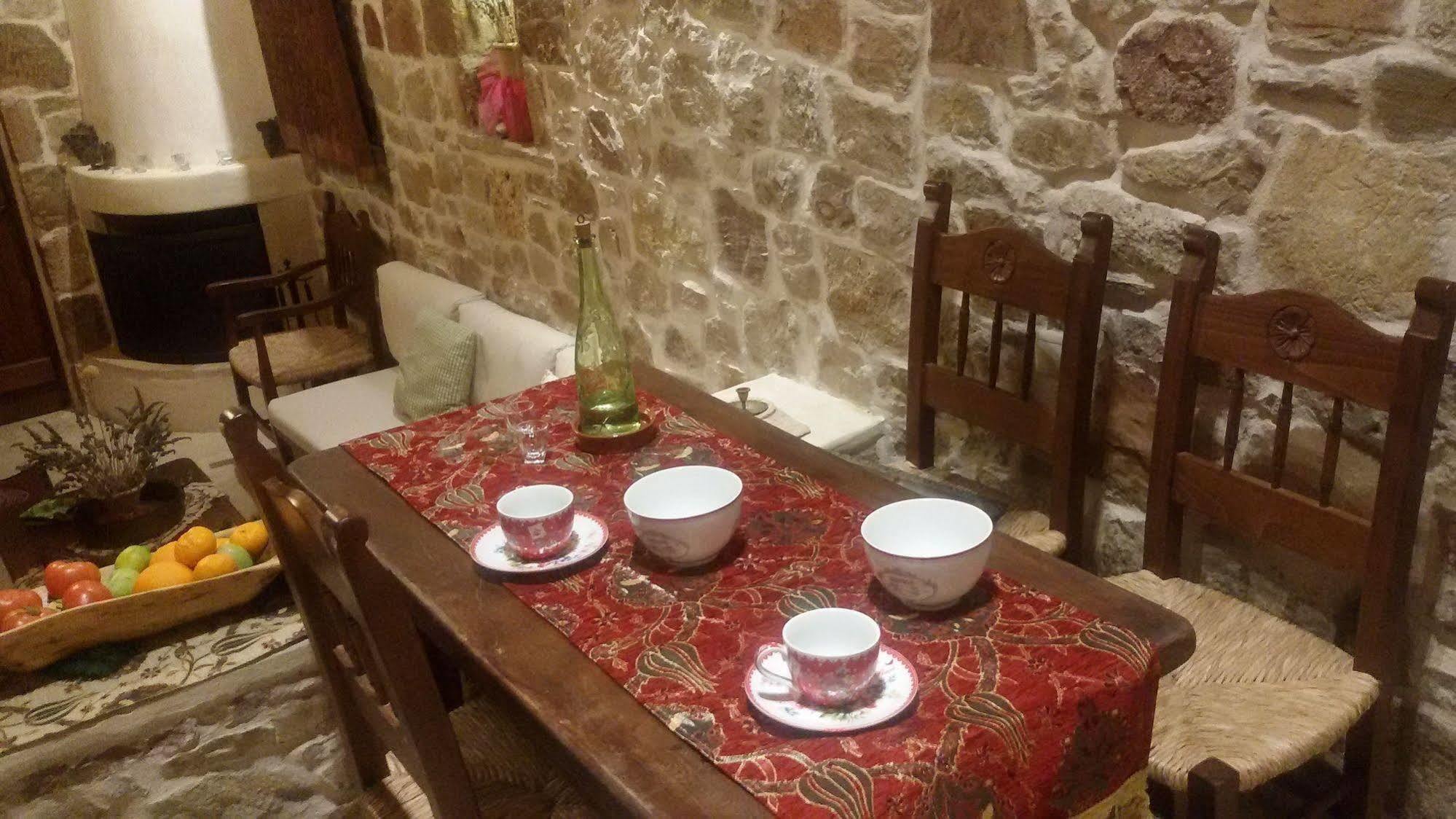 Lithos Traditional Ferienhaus *